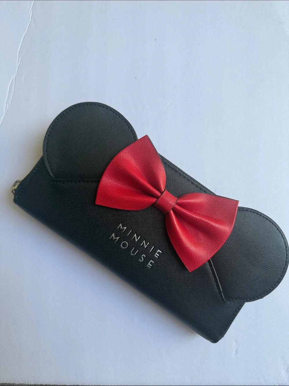 Loungefly Minnie Mouse wallet
